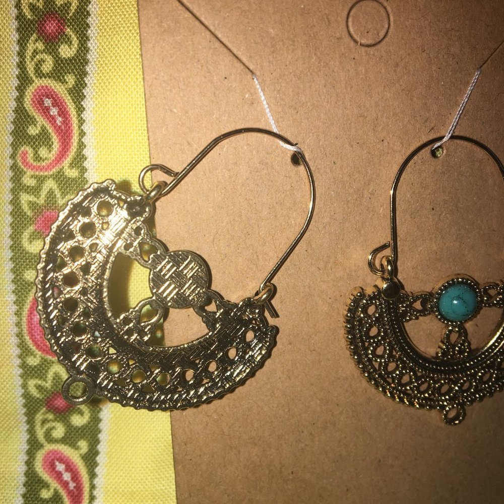 Vintage Semi Circle Leaf Bohemian Blue Stone Drop Earring NWOT - Picture 2 of 4